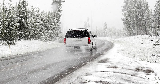 Sicherheit - Tipps zum Autofahren im Winter